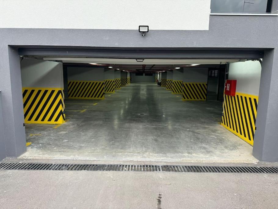 Zen Free Garage
